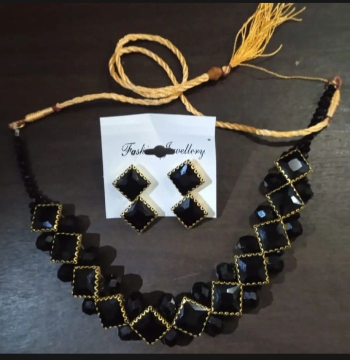 Premium%20Quality%20Black%20Stones%20Choker%20Necklace%20With%20Earrings%20Set%20-%20Black%20Choker%20Necklace%20For%20Wedding%20-%20Black%20And%20Gold%20Choker%20-%20Black%20Necklace%20-%20Wedding%20Choker%20Set%20-%20Black%20And%20Gold%20Choker%20Set%20-%20Choker%20Set%20With%20Earrings%20-%20Image%206