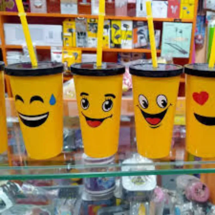 top%20trending%20emoji%20glass%20with%20straw%20for%20children%20%7C%20new%20design%20plastic%20Juice%20Glass%20with%20straw%20%7C%20Best%20birthday%20Gift%20-%20Image%205
