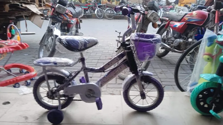 Mama%20Love%20Cycle%20for%20Kids%203%20to%206%20Years%20with%20Basket%20&%20Backseat,%2012%20inch%20Cycle%20for%20Girls%20with%20Double%20Chimta,%20Double%20Brake,%20Tubeless%20Tyres,%20Bicycle%20for%20Girls%20with%20Training%20Wheel%20-%20Image%209