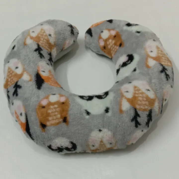 Neck%20Pillow%20for%20Travel%20U%20Shape%20Filled%20With%20Microfiber%20For%20Girls%20and%20Boys%20Neck%20Relaxation%20-%20Image%203