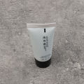 Hotel disposable toiletry set, carton cardboard, card, box, disposable toothbrush, shampoo, toothbrush, comb, hotel supplies. 
