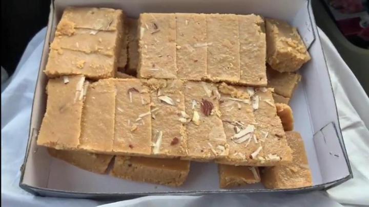 Khushi%20Sweet%20/%20Mithai-1kgSpecial%20Desi%20Ghee%20Barfi%20Mian%20Channu%20-%20Image%204