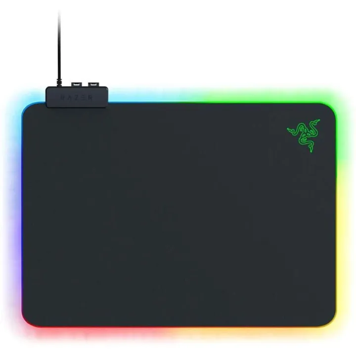 Razer%20Firefly%20V2%20-%20Micro-textured%20Surface%20Mouse%20Mat%20with%20Razer%20Chroma%E2%84%A2%20-%20Image%202