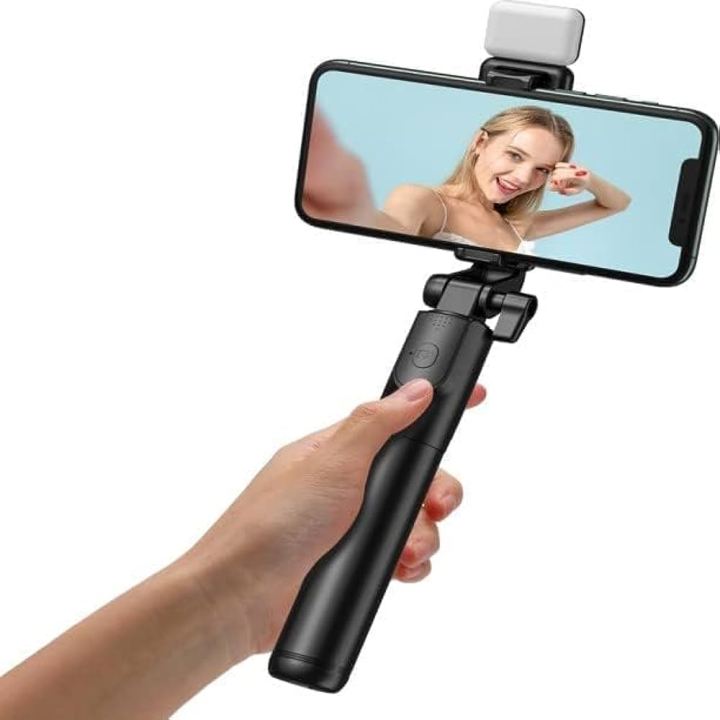 4%20IN%201%20R1S%20Selfie%20Stick%20Bluetooth%20Remote%20Desktop%20Stand%20Portable%20Stretchable%20Holder%20Anti-Shake%20Stabilizer%20Mobile%20Holder%20Handle%20Retractable%20Portable%20Multi-functional%20Cellphone%20Grip%20Holder%20Tripod%20Stand%20for%20Mobile%20Phone%20Self-Timer%20With%20LED%20Light%20-%20Image%204