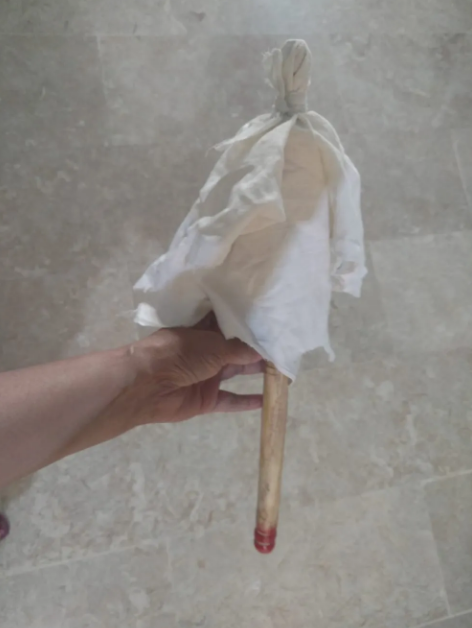 2pcs%2017%20inch%20long%20Wooden%20Jhatki%20stick%20without%20cloth%20for%20use%20cleaning%20window%20/%20%20dusting%20window%20door%20and%20remove%20the%20flying%20bee%20wooden%20stick%20duster%20mosquito%20cleaning%20tool%20-%20Image%203