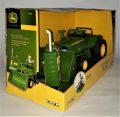 John Deere: TRACTOR. 