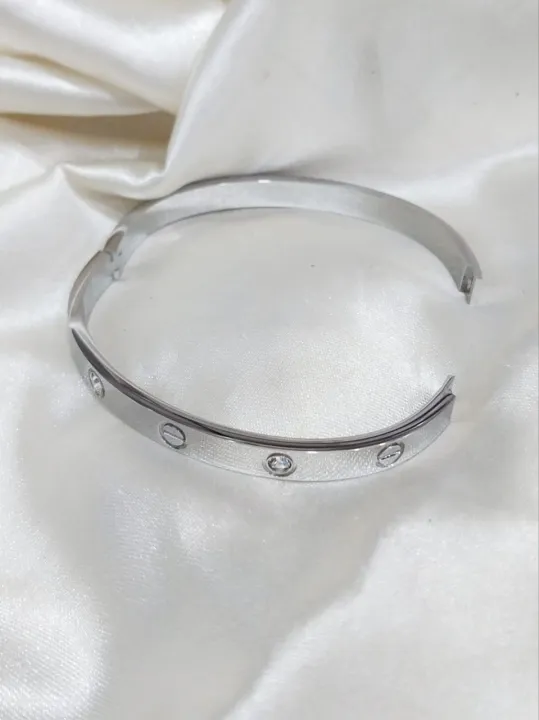 Stainless%20Steel%20Bracelet%20For%20Women%20Girls%20Bracelet%20Modern%20Look%20Jewelry%20Gifts%20-%20Image%205