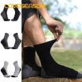 Wool Socks Men's Thermal Hiking Socks Thick Warm Moisture-wicking Winter Socks for Outdoor Activities. 