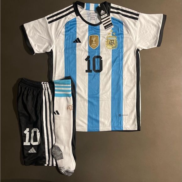 Messi%20Argentina%20Home%20kids%20kit%202022-23%20-%20Image%204