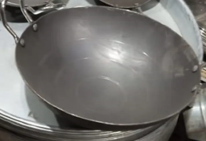 pure%20iron%20made%20karahi(COMPLETE%20SET%20KADAI%20+%20COVER%20+SPOON%20)%20%20BEST%20FOR%20MAKING%20SHANWARI%20KARAHI%20HOTEL%20STYLE%20KARAHI%20MUTTON%20KARAHI%20with%20steel%20karom%20handel%20heavy%20qulity%20black%20karahi%20heavy%20base%2044%20-%20Image%208