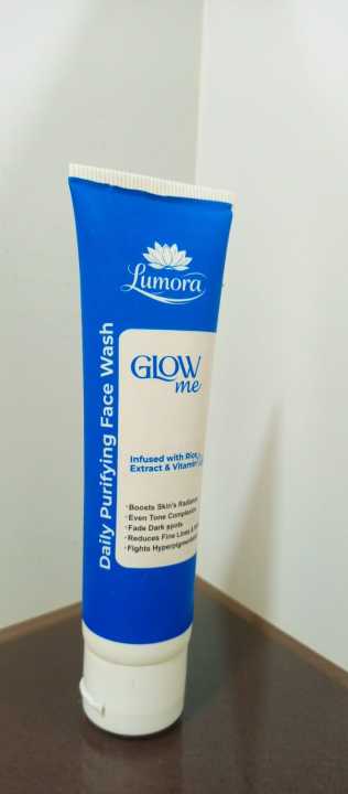 Lumora%20Glowy%20Face%20Wash%20-%20Image%202