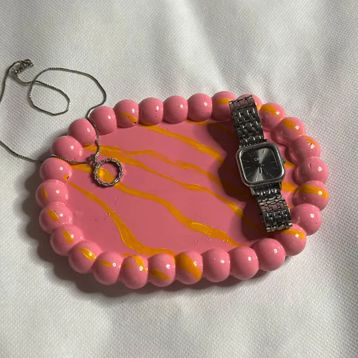 Elegant%20Pink%20Tray%20%E2%80%93%20Stylish%20Tray%20for%20Dressing%20Table,%20Versatile%20Tray%20for%20Table%20Use,%20Decorative%20Tray%20for%20Home%20Decoration,%20Beautiful%20Pink%20Tray%20for%20Jewellery,%20Makeup,%20Perfume%20and%20Accessories%20%E2%80%93%20Perfect%20Tray%20for%20Vanity%20and%20Tabletop%20Organization%20-%20Image%206