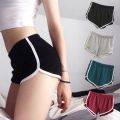 运动夏季超短裤女韩版瑜伽宽松阔腿休闲女短裤 women's casual pants. 