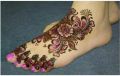 1 Glitter Mehndi cone available in different 8 colours. 