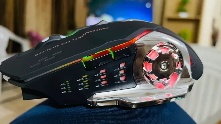 Wireless%20Rechargeable%20Gaming%20Mouse%20-%20Image%204