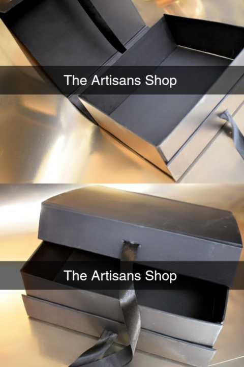 gift%20box/jewellery%20box/packaging%20box/shirt%20box/flower%20box/hard%20rigid%20box/size-12x10x4%20inches%20-%20Image%202