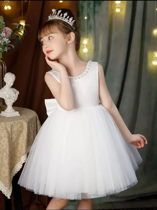 sleeveless%20Flares%20baby%20girls%20Net%20frocks%20with%20beads%20around%20Neck%20in%20pink%20and%20green%20color%202023%20-%20Image%202