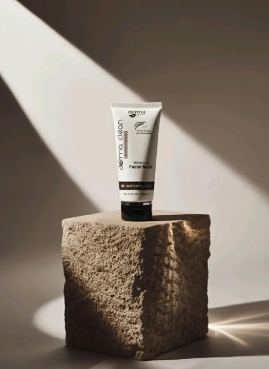 Derma%20Clean%20Whitening%20Facial%20Mask%203D%20Skin%20Brightening%20for%20All%20Skin%20Types%20120ml%20-%20Image%206