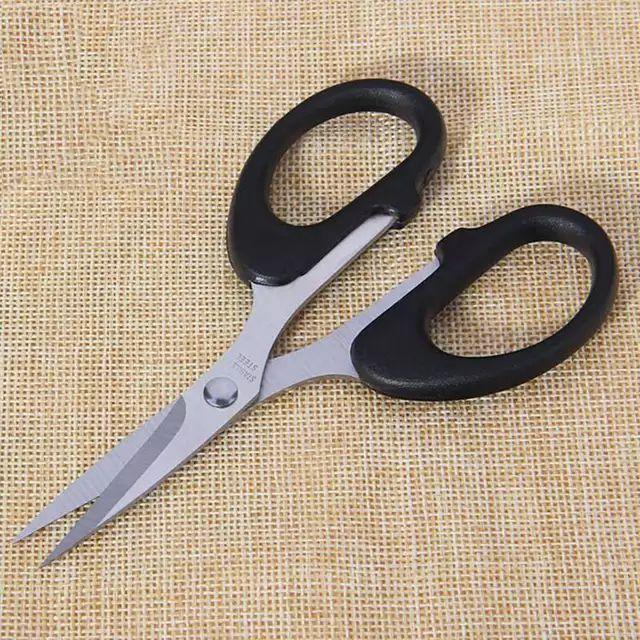 Scissors%20Small%20Stainless%20Steel%20Sewing%20Scissors%20For%20Cutting%20Fabric%20-%20Image%203