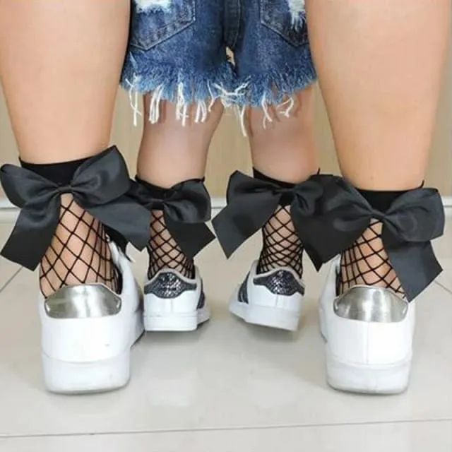 Fishnet%20socks%20with%20bow%20fishnet%20stretchable%20mesh%20socks%20for%20Baby%20girls/Teenage%20Girls%20and%20Women%20-%20Image%205