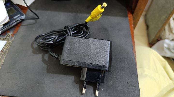 Plug Power Adapter AC 100-240V to DC 5V 2A with Rapid Charging and Overcharge Protection