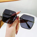 Vintage Sunglasses For Women New Trend Large Frame Gradient Color Versatile Men. 