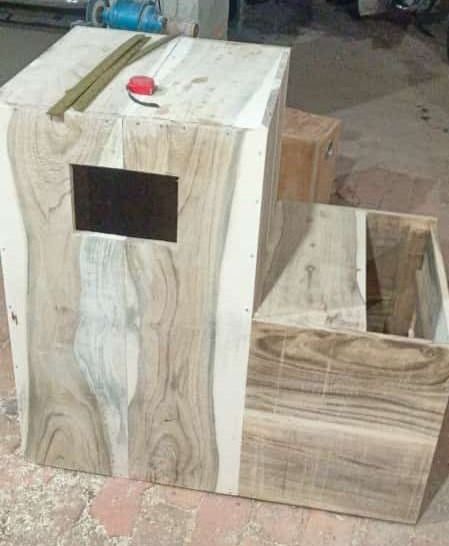 Macaws Parrots Breading Box (Kikar Wood)