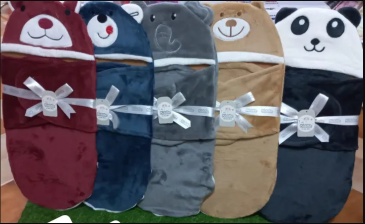High Quality Super Soft Winter Stuff Newborn Baby Infant velvet Swaddle Wrap and Carrynest Warm cozy swaddle for baby boy and baby girl