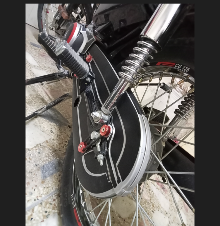125%20chain%20cover%20sticker%20kit%20with%20exact%20size%20for%20scratch%20protection%20-%20Image%202