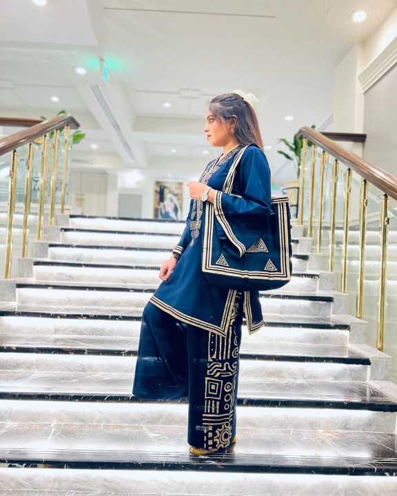 Stylish%20Collection%20Stitched%20Elegant%202pc%20Dress%20with%20Bag%20For%20Women%20and%20Young%20girls%20-%20Image%202