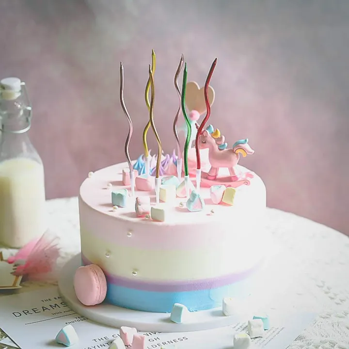 Curly%20Candles%20Pack%20of%206%20Twisty%20Metallic%20Candles%20for%20Cake%20Decoration%20-%20Image%202