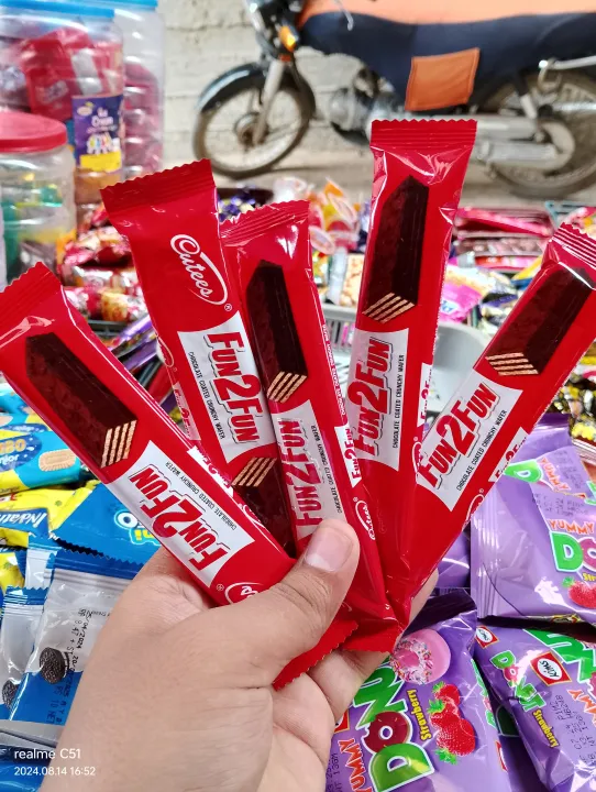 Original%20Cutees%20Fun2Fun%20Chocolate%20Coated%20Crunchy%20Wafer%20(Pack%20Of%20Long%20Chocolate%2015%20Long%20Pieces)%20/%20Special%20Crunchy%20Wafer%20/%20Long%20Chocolate%20Bar%20Wafer%20/%20With%20Affordable%20Price%20-%20Image%204