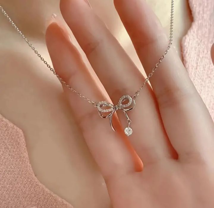 Bow%20Necklace%20%7C%20BowKnot%20Pendant%20%7C%20Cute%20Necklace%20,%20Pendant%20%7C%20Necklace%20For%20Gift%20%7C%20Necklace/Pendent%20For%20Girls%20%7C%20Elegant%20Design%20Necklace%20-%20Image%204