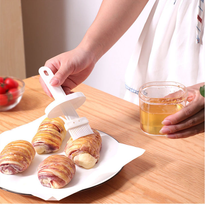 Best%202023%20Top%20Oil%20Storage%20Bottle%20with%20Silicone%20Brush%20for%20Cooking%20BBQ%20Kitchen%20%7C%20SJR%20Collections%20-%20Image%208