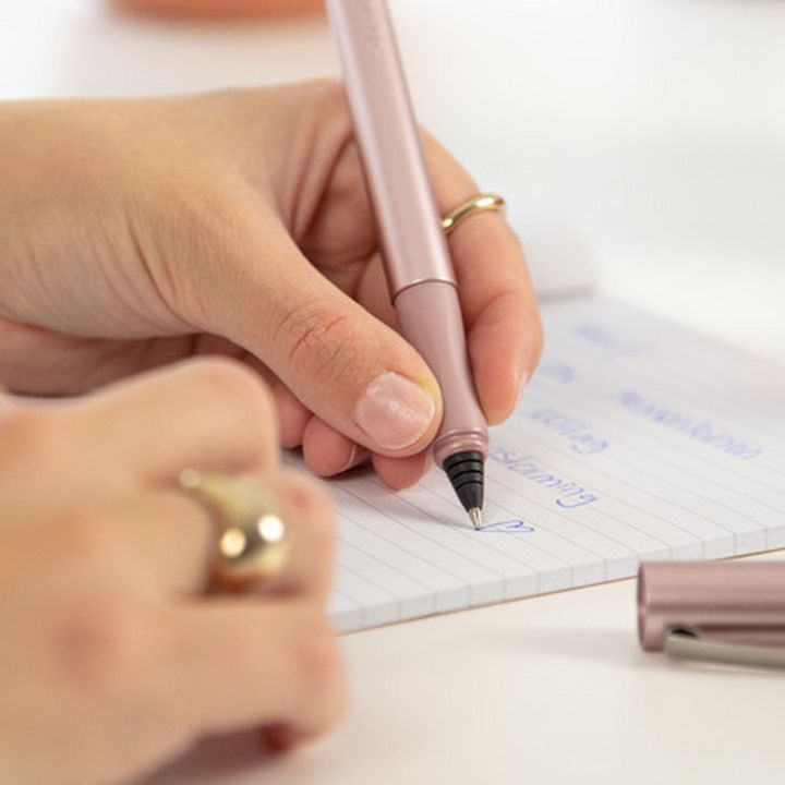 Schneider%20Ceod%20Shiny%20Rollerball%20ink%20Pen%20-%20M%20(Refillable)%20Cartridge%20Rollerball%20pen%20-%20Suitable%20for%20Standard%20ink%20Cartridge%20-%20Converter%20Separately%20available,%20not%20included%20in%20pack%20-%20Fountain%20ink%20pen%20-%20Schneider%20Fountain%20pen%20-%20Schneider%20pen%20-%20Image%203