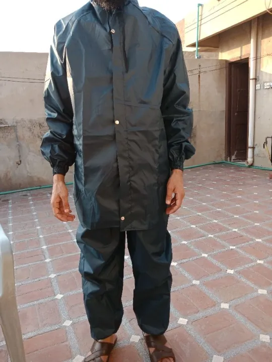 Rain%20Suit%20for%20Men%20/%20women,%20Waterproof%20Raincoat%20with%20Pants%20Parachute%20Fabric,%20FOG%20SUIT%20Moisture%20proof%20rainwear,%20Lightweight%202%20Pieces%20Hooded%20Coat%20and%20Trouser,%20fully%20Protector%20for%20Outdoor%20Activities%20-%20Image%203