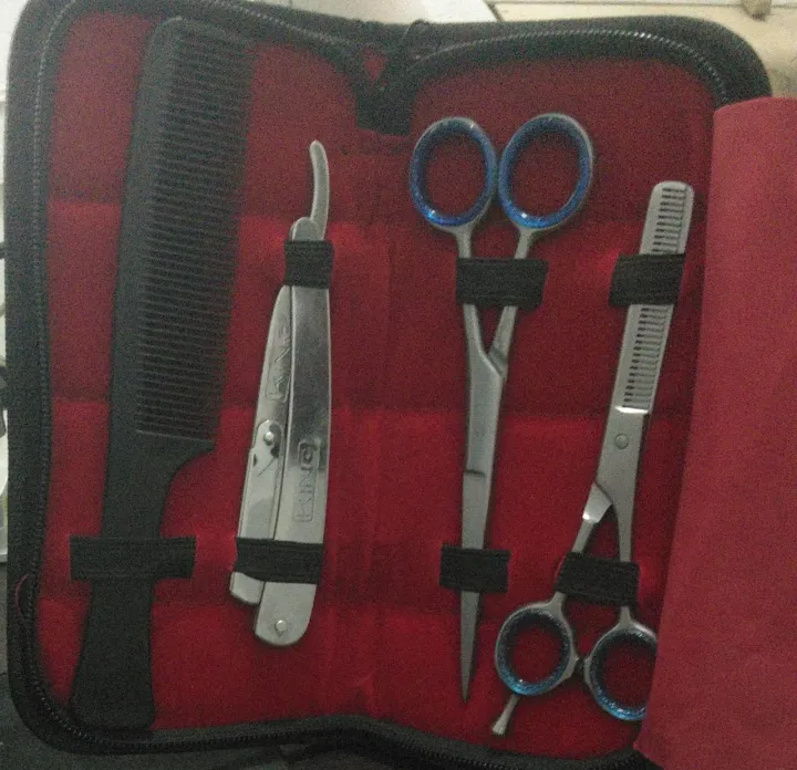 Hair%20cutting%20Barber%20Kit%20For%20Barber%20Salon%20or%20personal%20use%20-%20Image%204