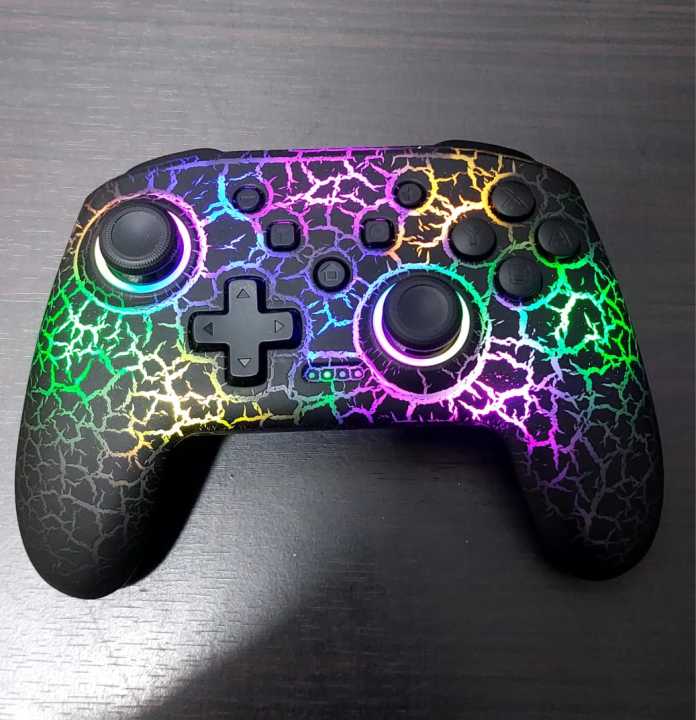MACROGLOW%20WIRELESS%20GAMING%20CONTROLLER%20WITH%20DIFFERENT%20LIGHT%20MODES%20-%20Image%203