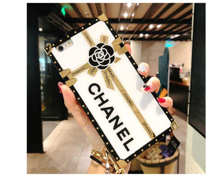 Gucci , Channel, iPhone 11 XR  Eye Trunk Case  Cover with Lexuery Arm Chain & Logo (Too Rich Product)