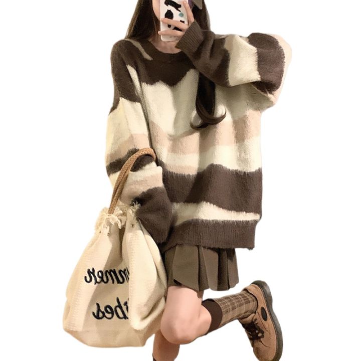 Contrast striped sweater for women with a lazy and loose soft long sleeved knitted top