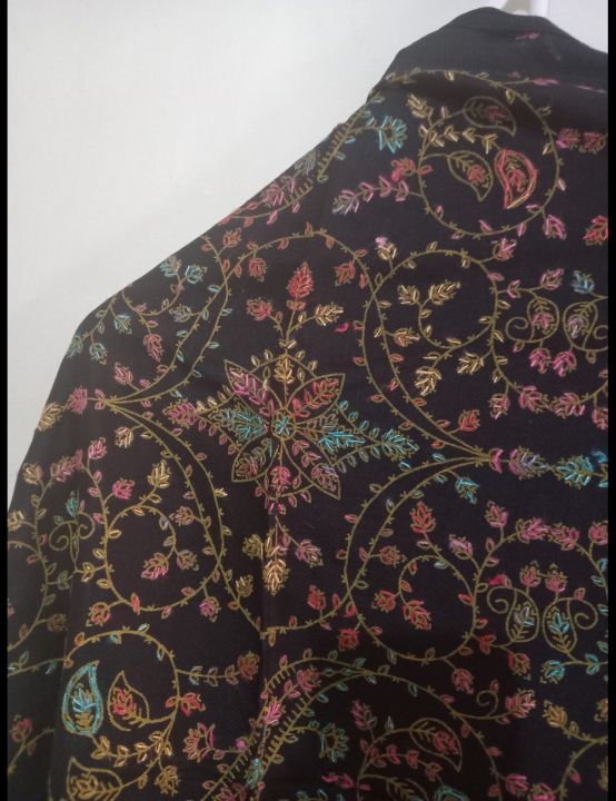 Black%20Pashmina%20Embroidered%20Stole%20-%20Image%208
