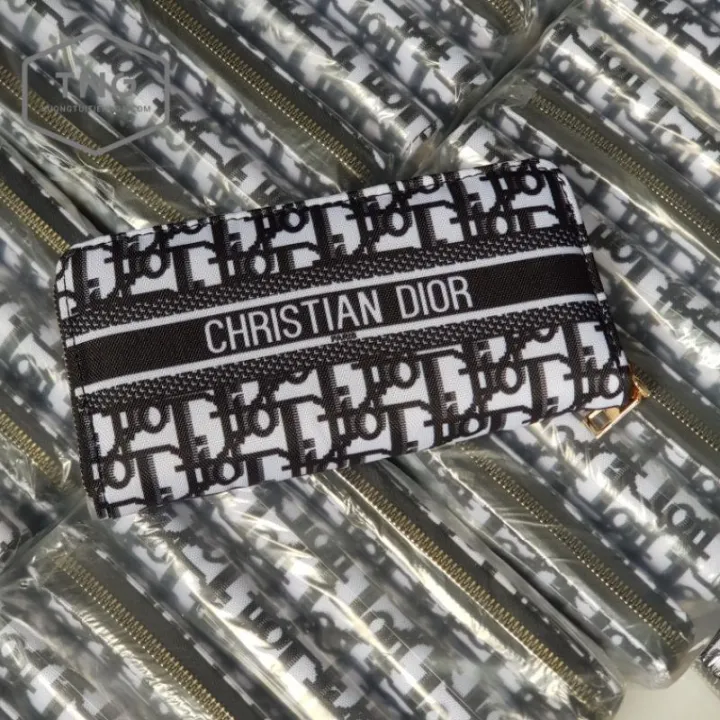 Di'or%20Hand%20Wallet%20With%20Pagebihue%20Premium%20Stripes%20-%20Image%206