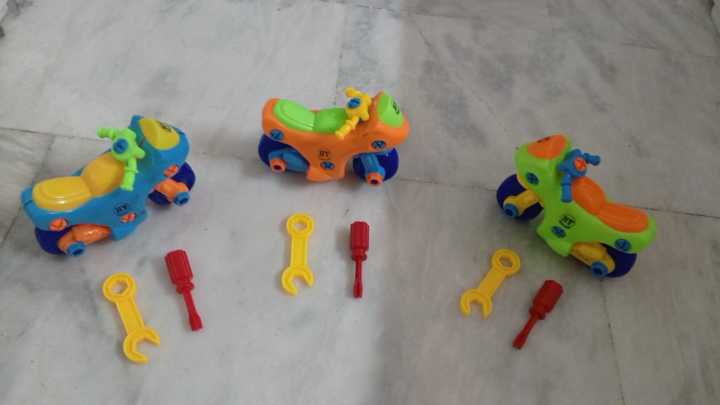 Children%20DIY%20Mini%20Motorcycle%20Toy%20Set%20High%20Quality%20Plastic%20Assembles%20and%20Removable%20Toy%20Fun%20Puzzle%20for%20Kids%20-%20Image%204