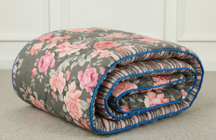 Single%20&%20Double%20Bed%20Quilt%20Gul%20Ahmed%20/%20IDEAS%20Razai%20filled%20with%20Polyester%20Sheet%20&%20Cotton%20Fabric%20Cover%20-%20Washable%20&%20Breathable%20Winter%20Razai-%20Premium%20Warmth%20Comforter%20-%20%20(%20105"%20x%2057"%20)%20Random%20Color%20&%20Design%20-%20Image%203