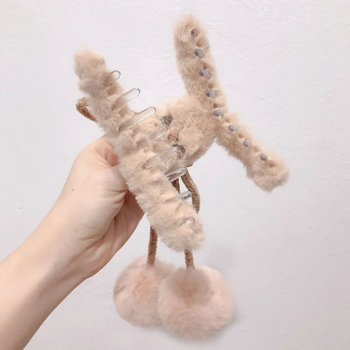 Luxury%20Plush%20hair%20claw%20clip%20with%20pom-pom%20tassels%20cute%20Hair%20Claw%20with%20Fluffy%20Ball%20Tassel%20Ponytail%20Holder%20Anti%20slip%20hair%20jaw%20clip%20fluffy%20Bowknot%20Tassel%20Pom-Pom%20Hair%20Clip%20soft%20fur%20accessory%20hair%20barrettes%20big%20Bow%20Hair%20Clips%20Banana%20Clips%20-%20Image%205