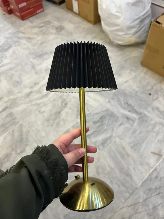 Portable%20LED%20Table%20Lamp%20%20Touch%20Sensor%20with%203%20Color%20Modes%20&%203%20Brightness%20Levels%20%20Rechargeable%20Metal%20Desk,%20Bedside%20&%20Dining%20Room%20Light%20-%20Image%208