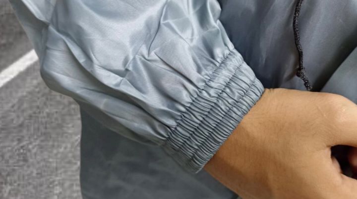 Premium%20Quality%20Unisex%20Hooded%20WaterProof%20Rain%20Coat/Basati%20for%20Bike%20and%20Formal%20Rain%20UpperWear%20-%20Image%205