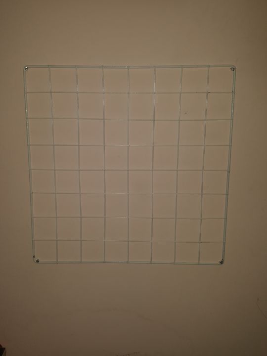 Metal%20Mesh%20Grid%20Panel%20Wall%20Decor%20-%20Multi-Function%20Organizer%20for%20Home%20Display%20-%20Image%203