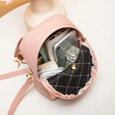 Textured%20Embroidered%20Thread%20Petite%20Round%20Crossbody%20&%20Shoulder%20Bag%20for%20Women%20-%20Sweet%20Floral%20Design%20Purse%20-%20Image%204