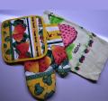 Kitchen Towel, Oven Mitt and Pot Holder Set. 